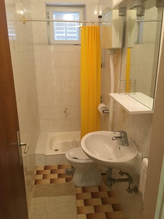 Apartments Ankica Kampor Luaran gambar