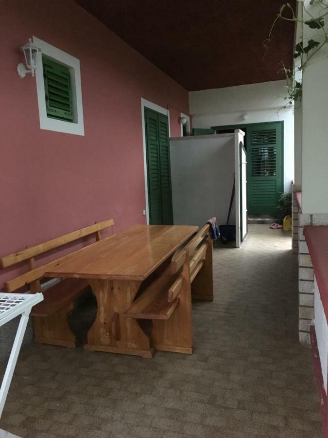 Apartments Ankica Kampor Luaran gambar
